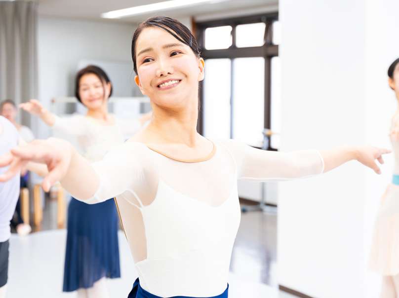 バレエ初級クラス練習風景